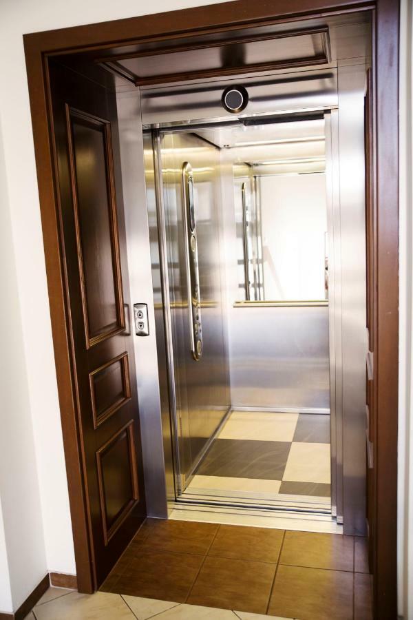 75M2 Apartament Kopernik Z Widokiem Na Jasna Gore ブィドゴシュチュ エクステリア 写真